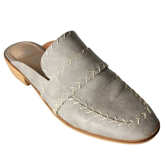 Mi iM Simone Mule Shoe Embroidered Vegan Leather Slip On Closed Toe Shoe 8.5 - Picture 2 of 12